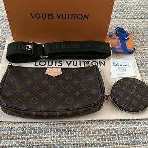 Louis Vuitton Pochette Accessoires